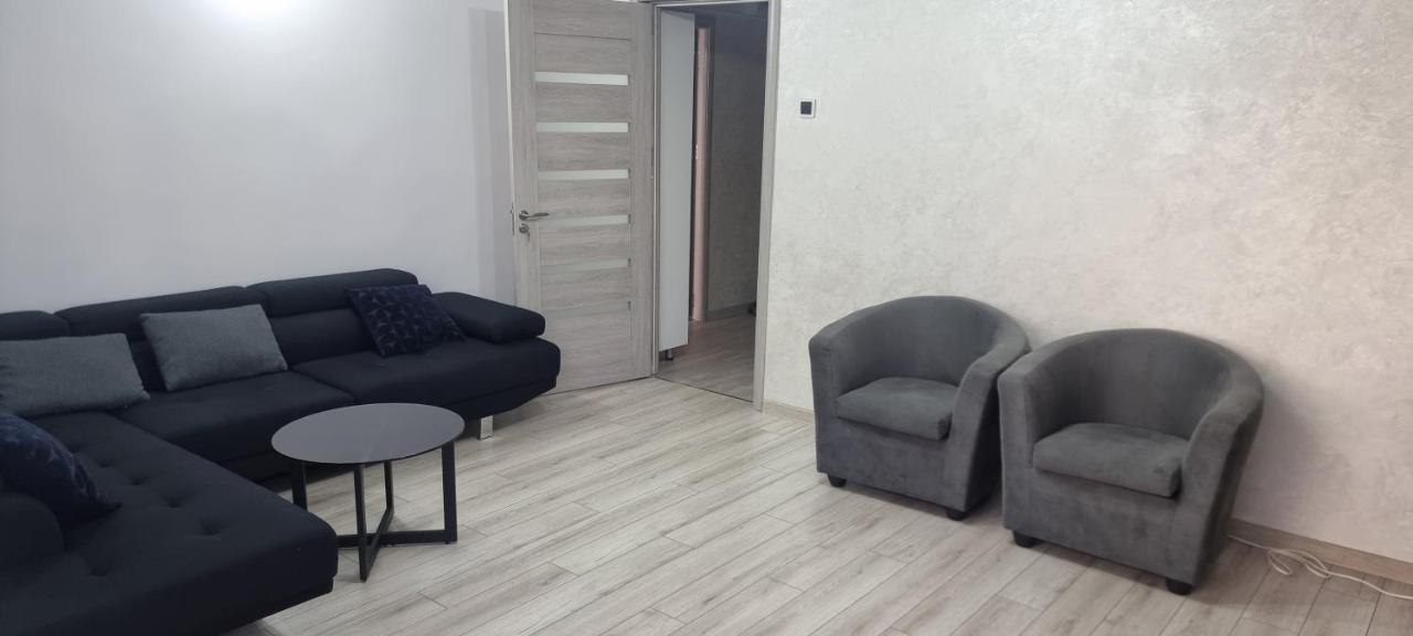 Ilona Apartament 3 Camere Ramnicu Valcea Exterior photo