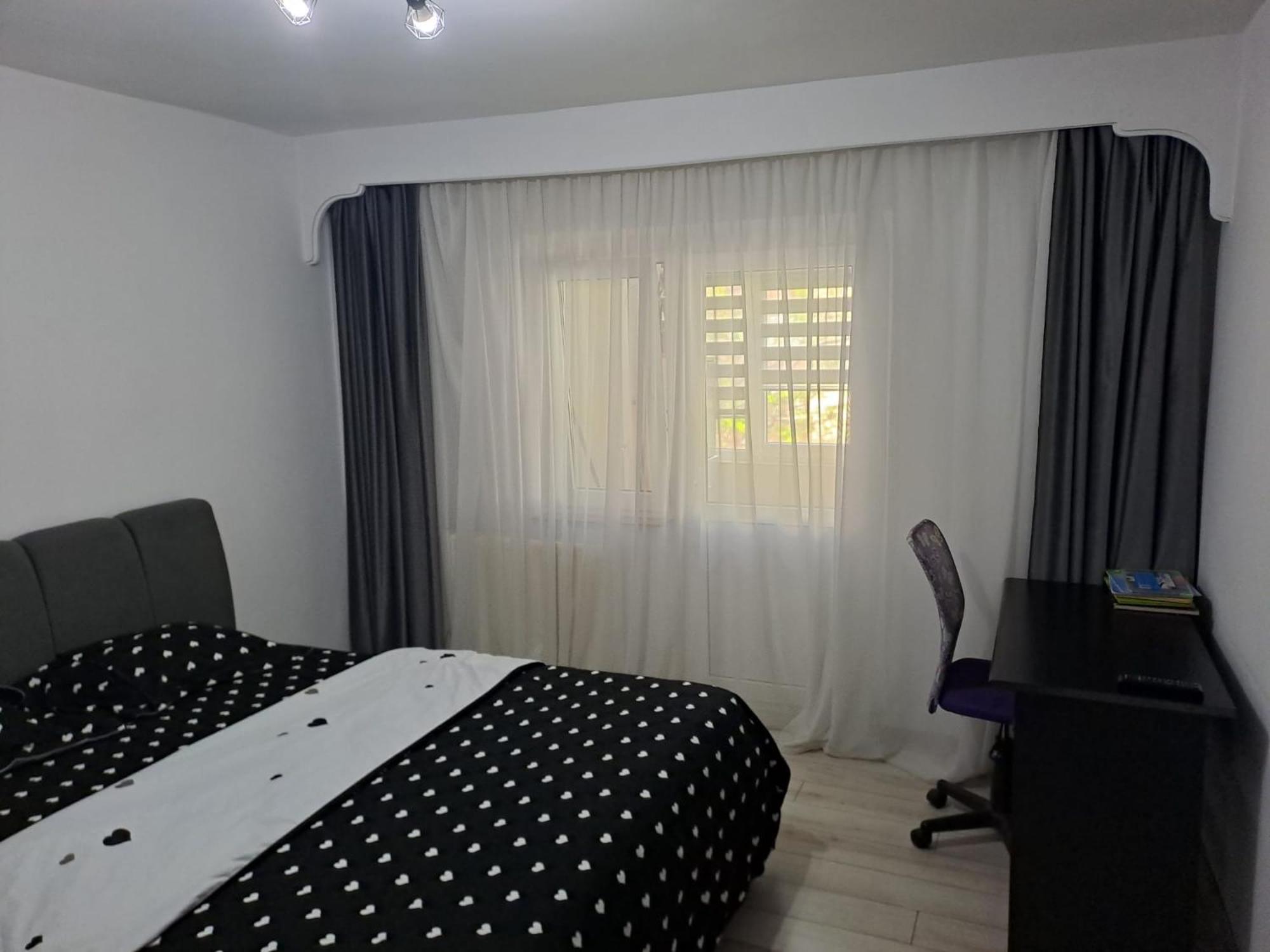 Ilona Apartament 3 Camere Ramnicu Valcea Exterior photo